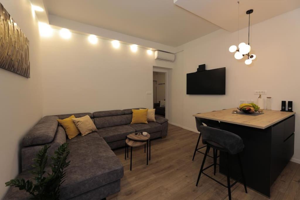 Tata Apartment Сплит Екстериор снимка