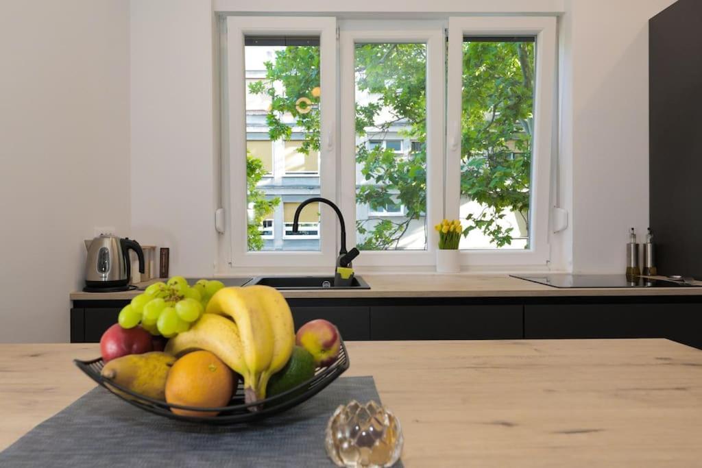 Tata Apartment Сплит Екстериор снимка