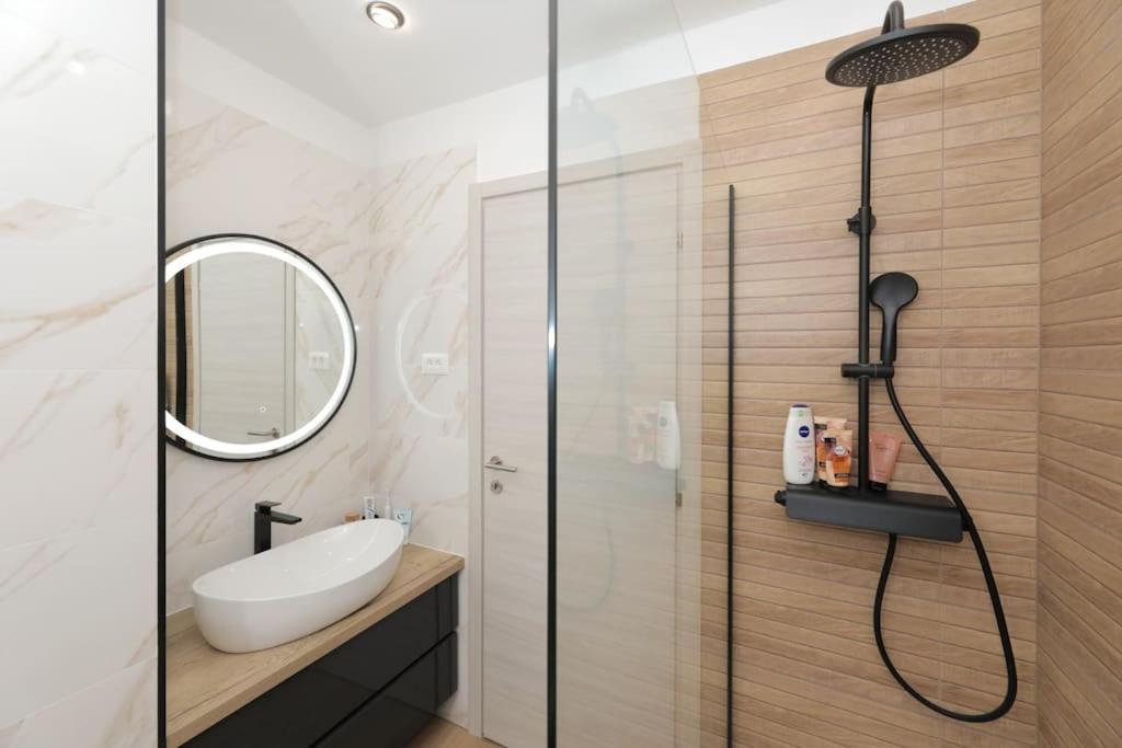 Tata Apartment Сплит Екстериор снимка