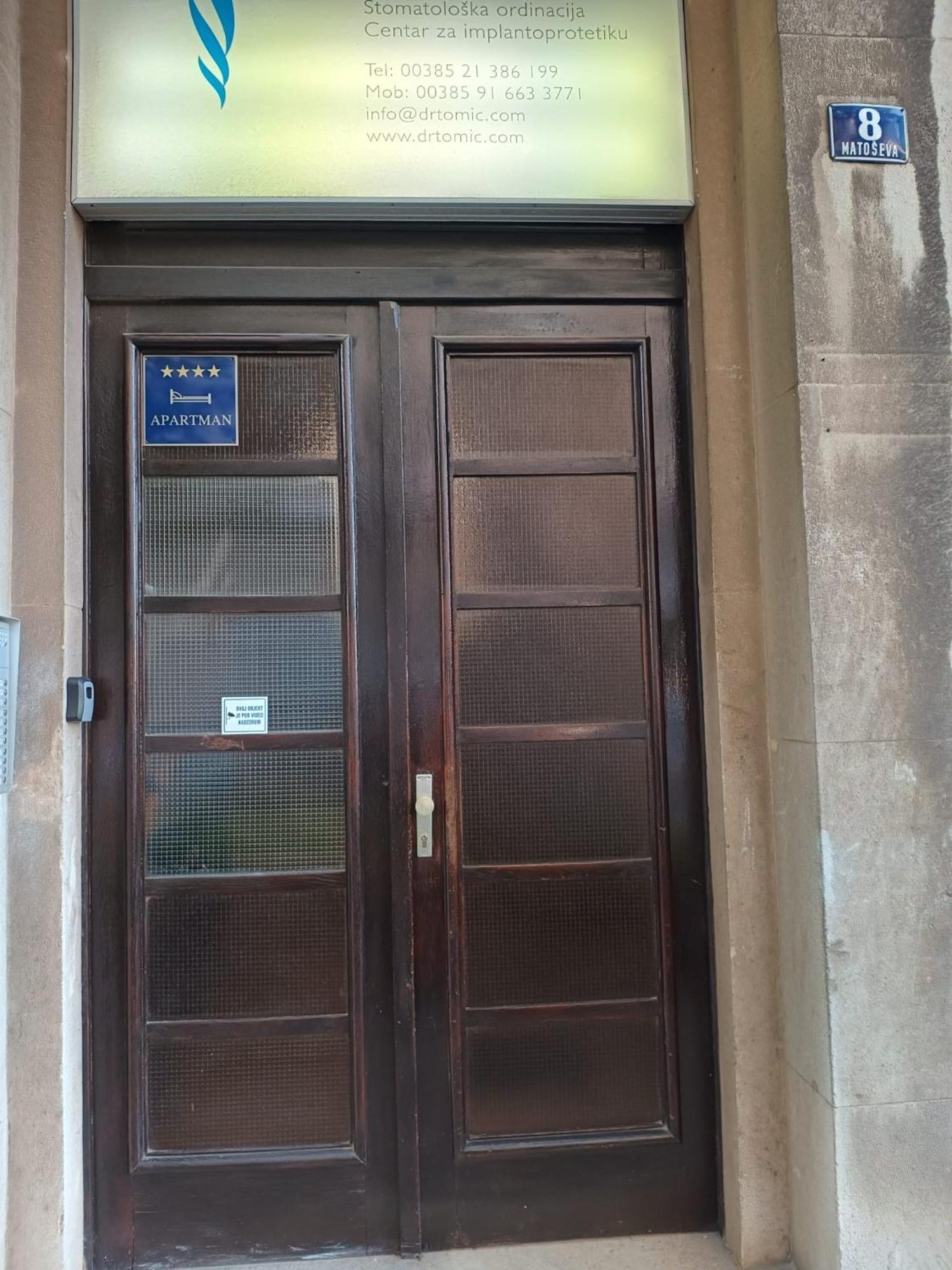 Tata Apartment Сплит Екстериор снимка